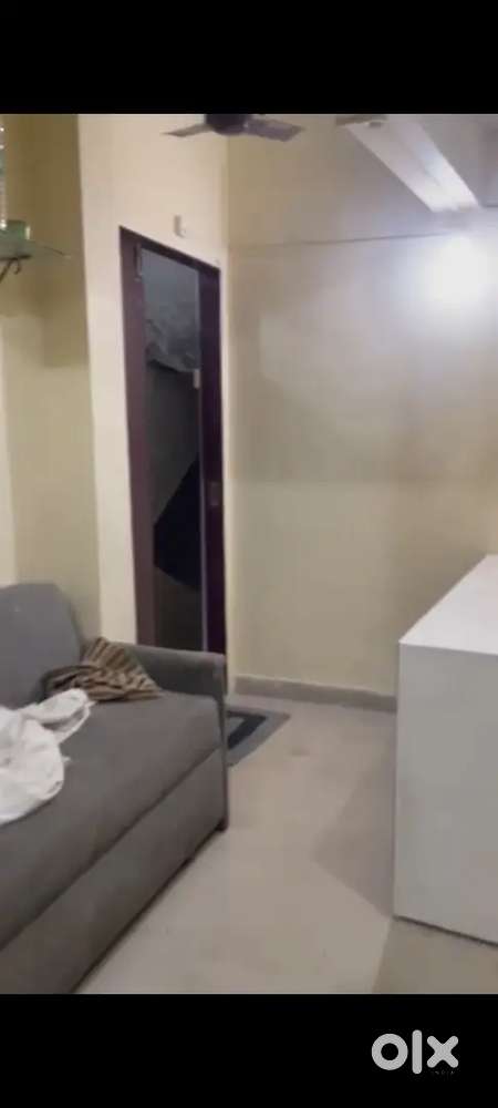 Need 1 female roommate