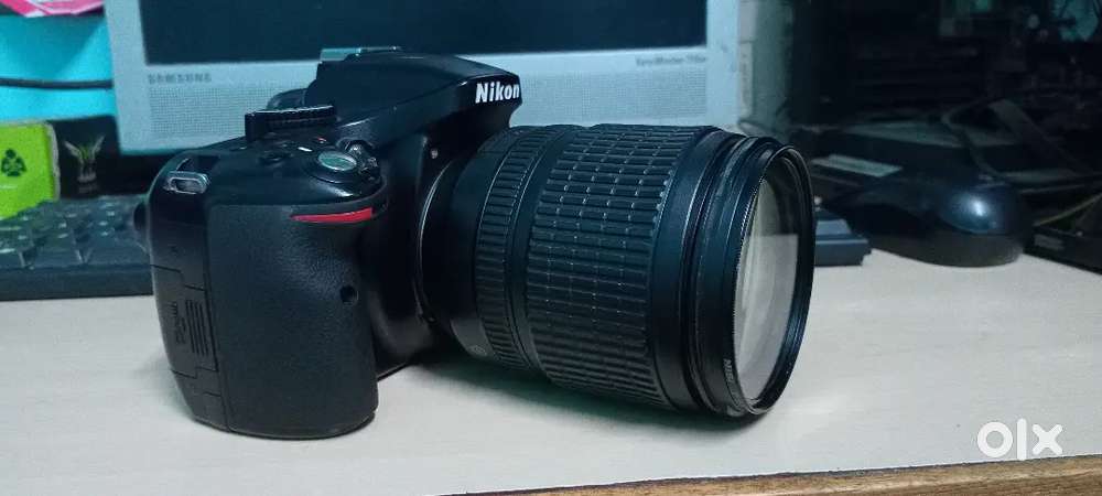 NIKON 5200 EXCELLENT CONDITION