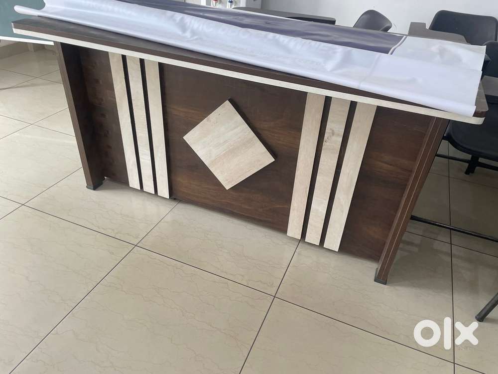 wodden table