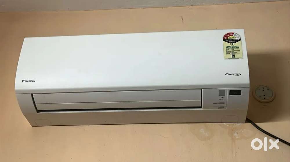 BRAND NEW DAIKIN 1 TON 3 STAR AC