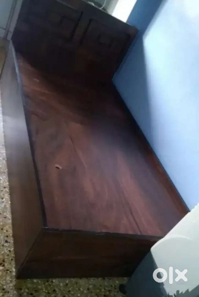 Wooden Bed With Size 3 × 6 Feet.