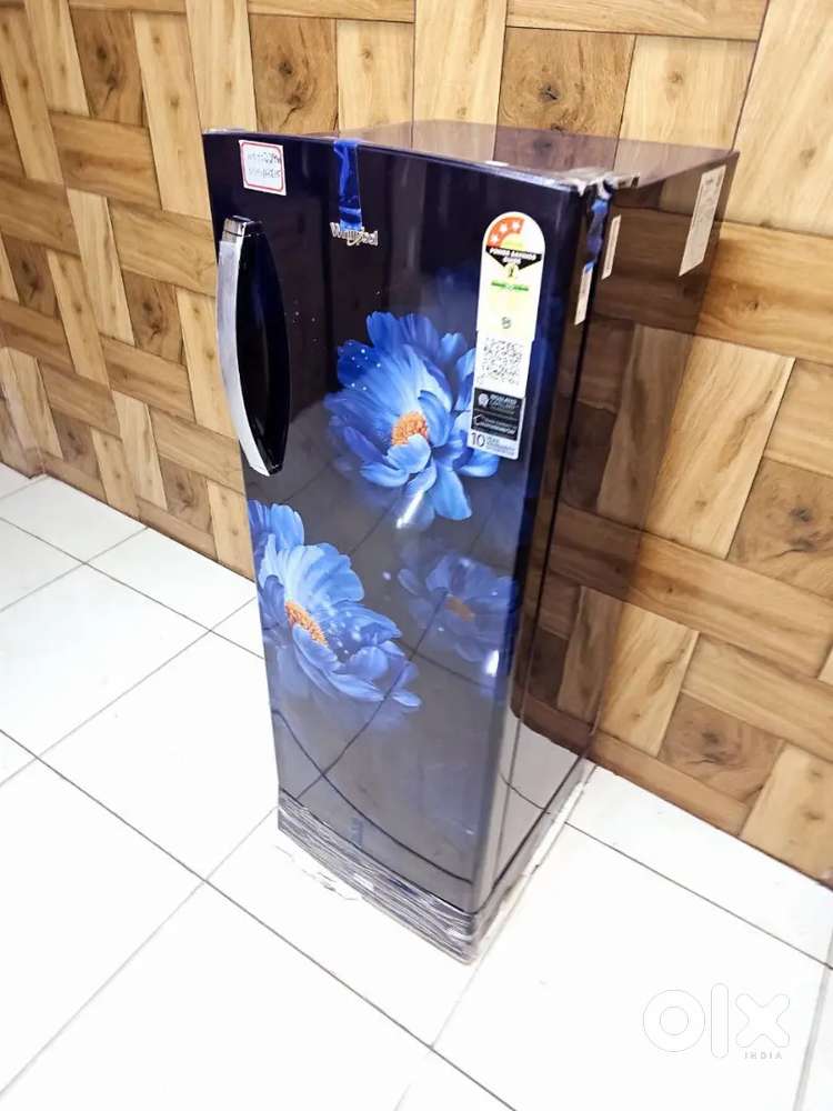 Whirlpool single door refrigerator in good working condition