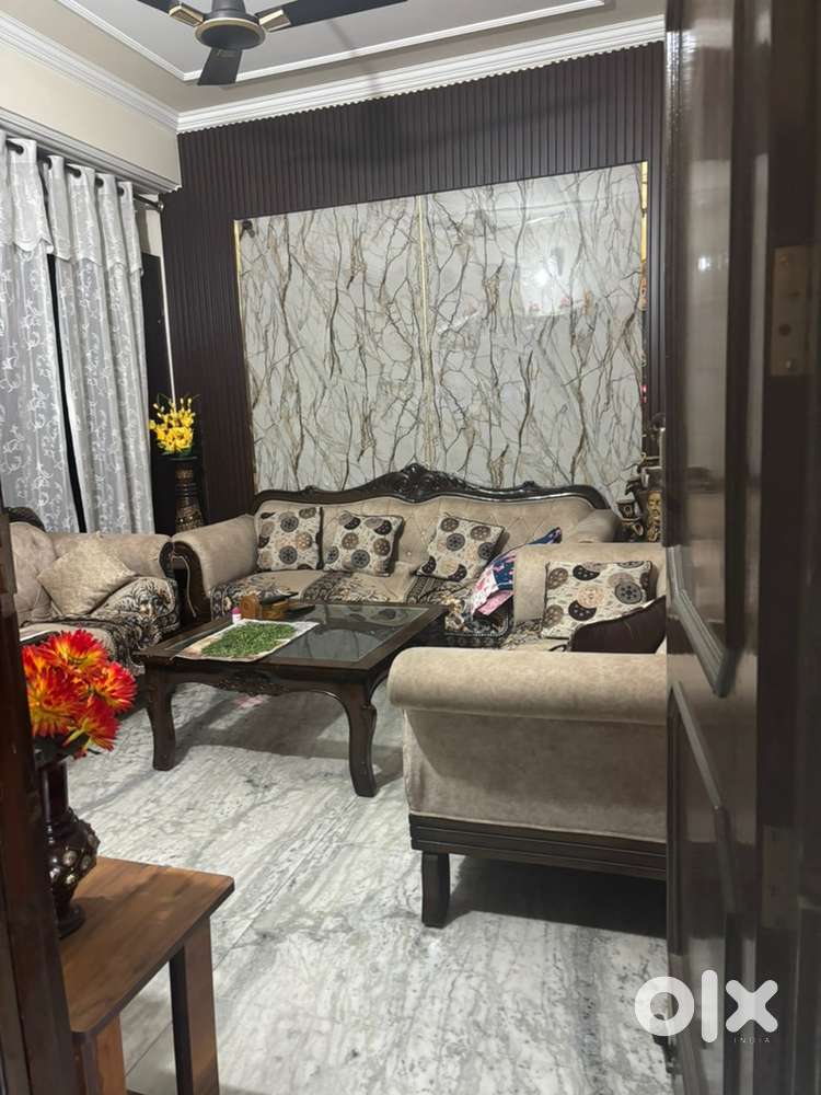 for sale Facing park 5 marla triple story good house sector 40