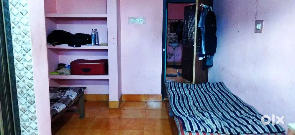 Need  a boy roommate.only for students