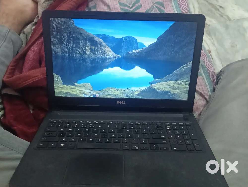Laptop vostro15 3568