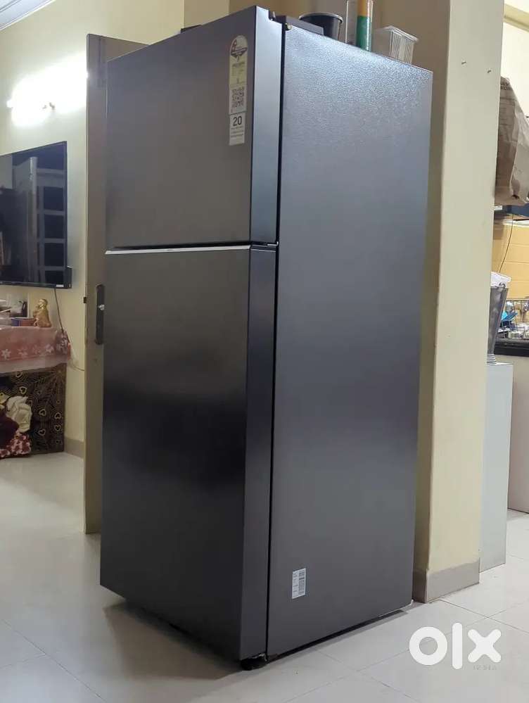 Selling 2mnth old  samsung 396ltr frost free metallic grey black