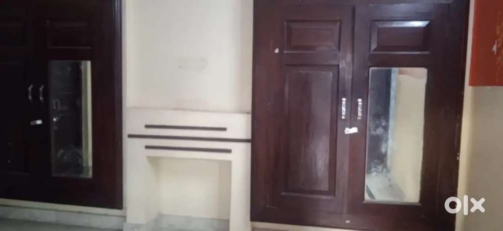 ROOM AVAILABLE NEAR CHARBAGH latuche road