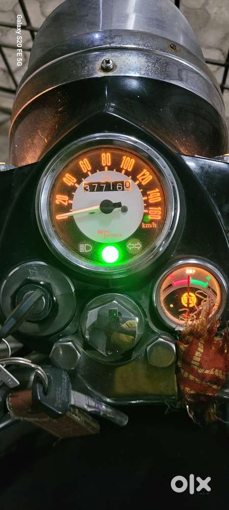 MODEL - CLASSIC 350 , BLACK COLOR , BSIV, 2014 MODEL ,