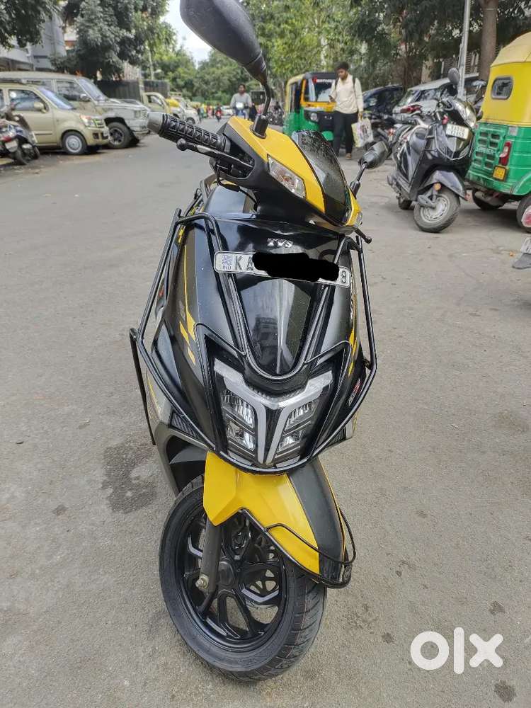 Ntorq 125 race edition , black yellow colour