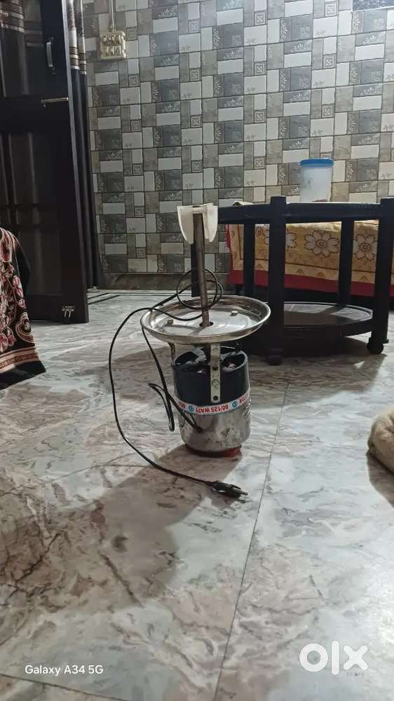Makhan aur Mattha nikalne ki machine