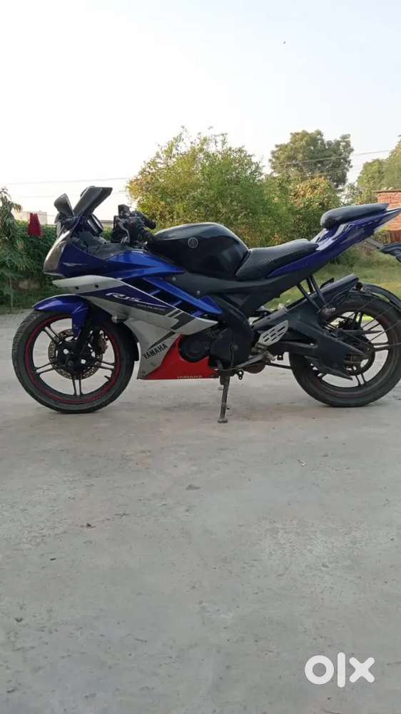 Yamaha R15 V2
