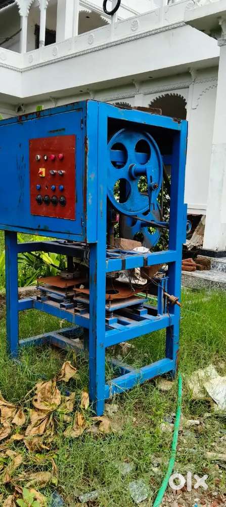 मेरी पेपर कप डिस्पोजल बनाने वाली तीन मशीन बेचनी है urjent उदयपुर