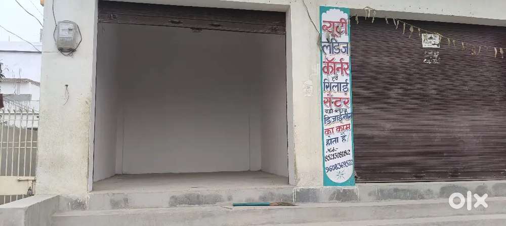 There is a  shop of 11 * 13 available for Rent