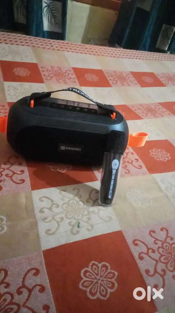 Speaker with mic urgent sale