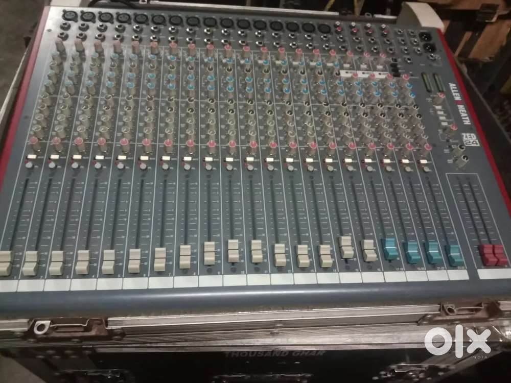 ALLEN & HEATH ( ZED 24 ) MIXER ( WITH FLIGHTCASE )