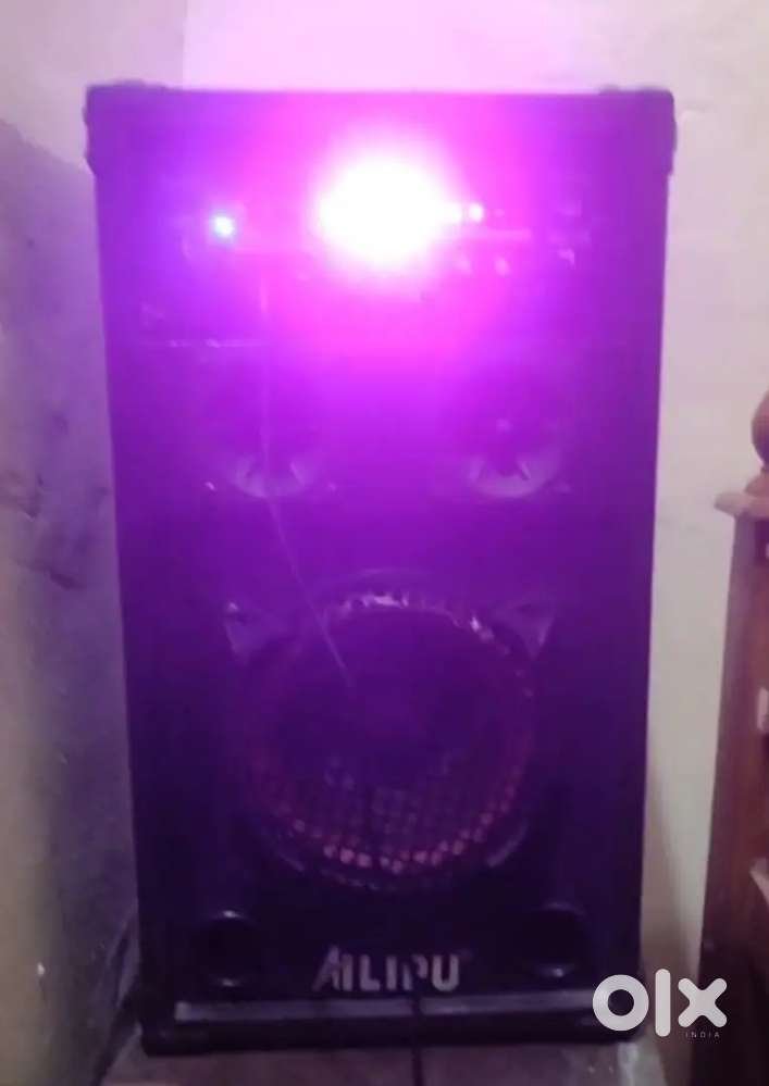 good condition 2speakers and fixed ambli