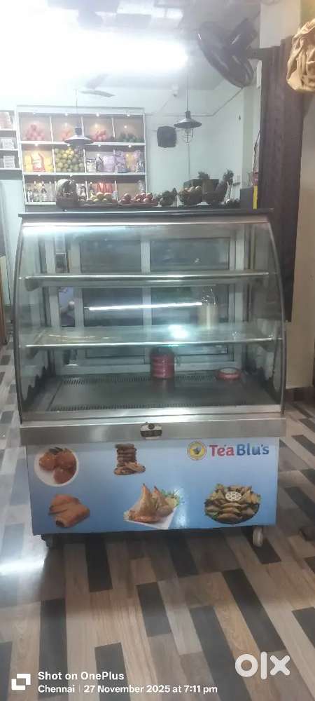 Tier Curved Glass Bakery Showcase, LED Lighting