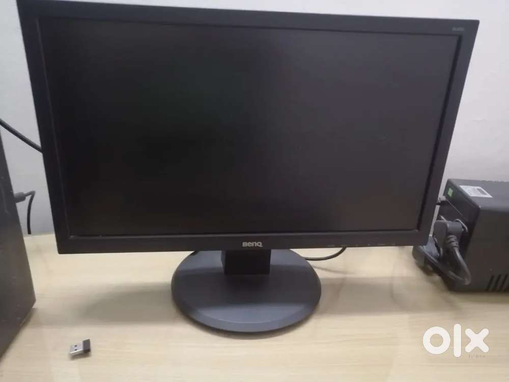 Desktop Monitor 20 inches with Ups