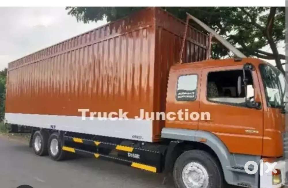 BHARAT BENZ 10WHEEL 32FEET CONTAINER