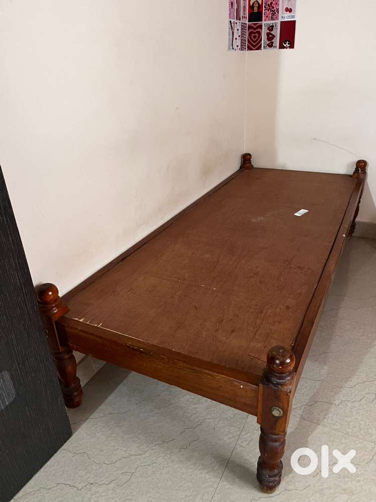 Sleeping cot , teakwood , single cot