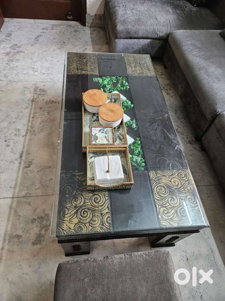 Sofaa table for sale in best conditions