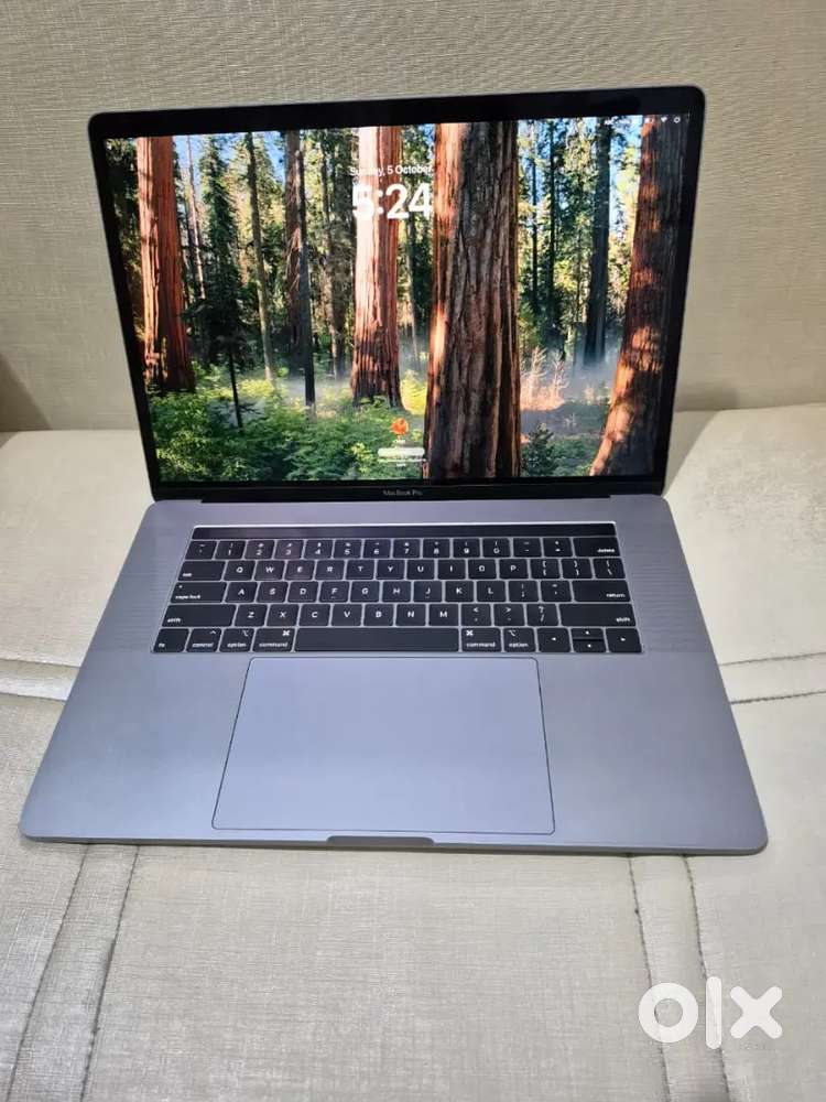 Macbook pro i9 32 ram touchbar model