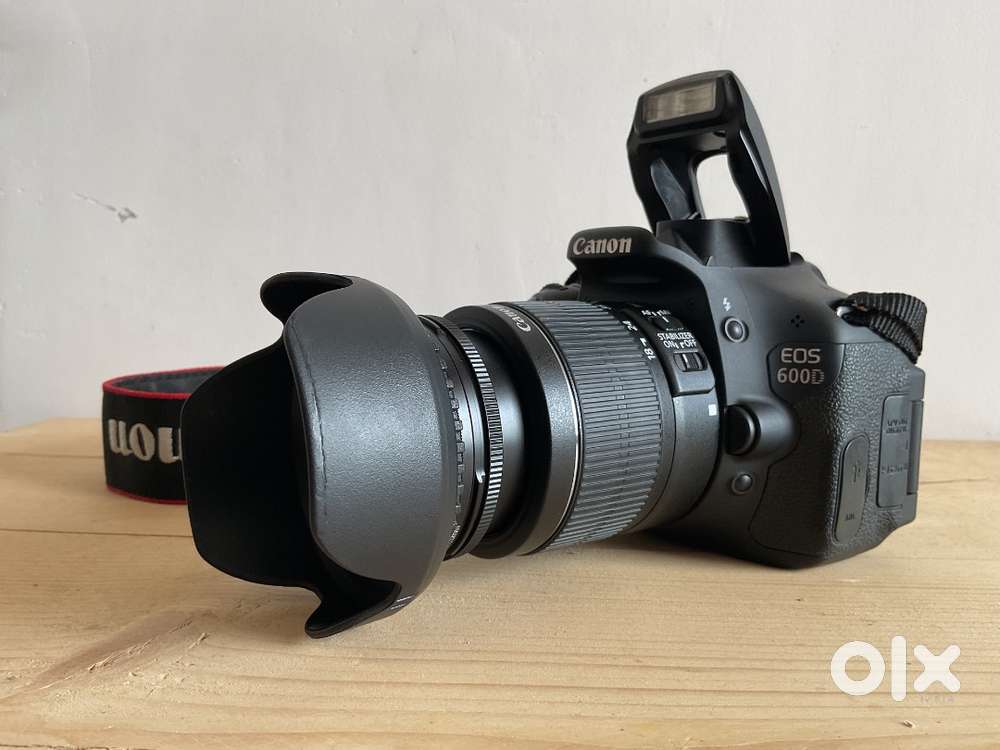 CANON 600D SLR CAMERA