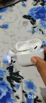 Ear buds in good condition t-ultra rich