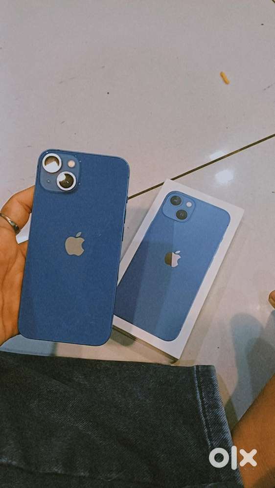 iPhone 13 with good conditions only 1 year use with box