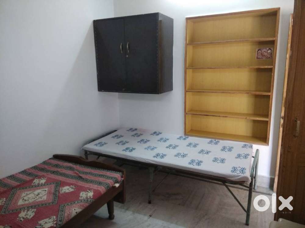 ROOM 2 PERSON RENT 6000/- PURANIYA ABAID UDARAM CHOWK NEAR GREEN PARK
