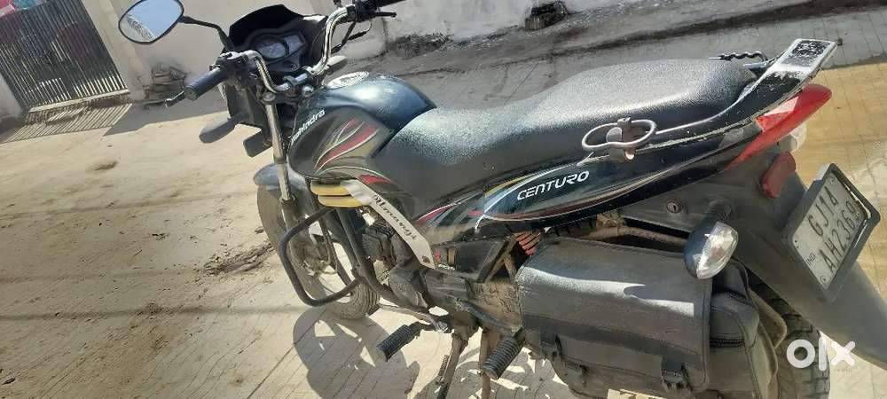 2015 model mahindra centruro standard bike