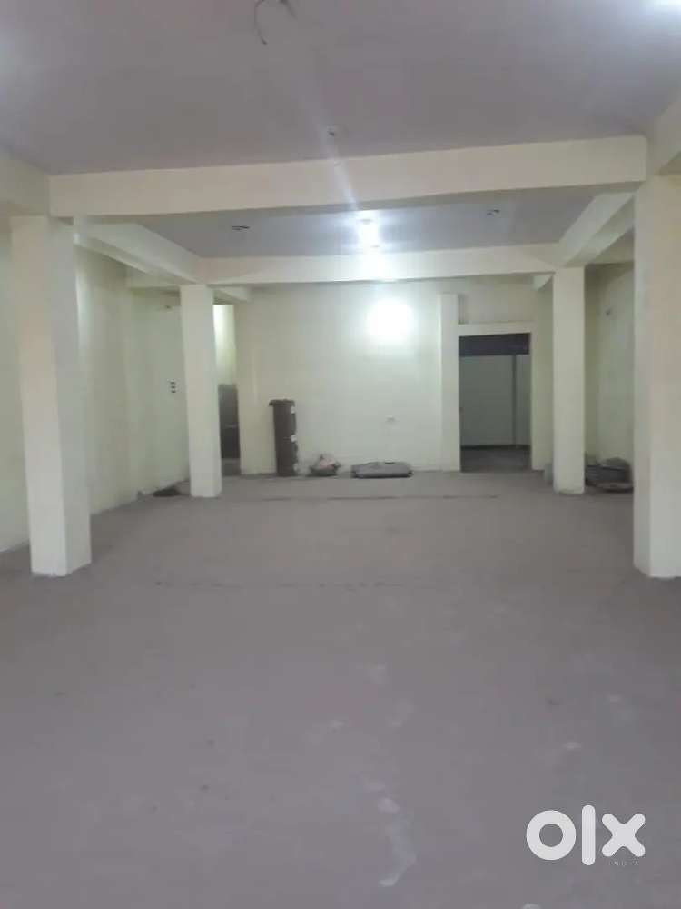 1000 sq ft space available on Main Road Mulaganj Above Muthoot Finance
