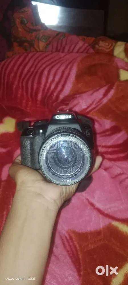 Canon 1300d dslr