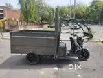 E-rickshaw auto loader loading tata ace bettry mahindra pickup truck