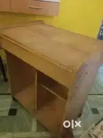 Computer table