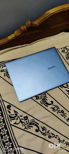 Realme slim book (6+256GB) - 2021 windows 11 buying less used