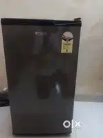 Hi I m selling my small fridge