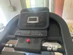 Running treadmill