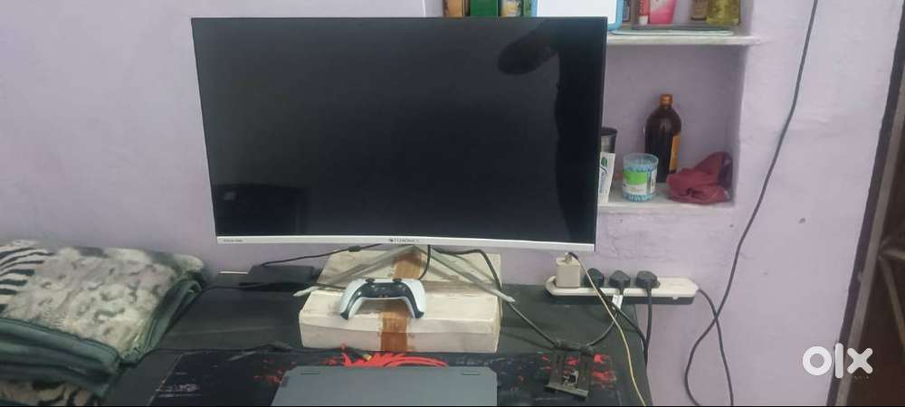 32 Inch Curved Zebronics Monitor – 10 Months Old  Excellent Condition