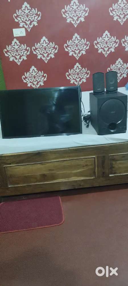 Samsung 32 inches Smart TV and Sony home theatre