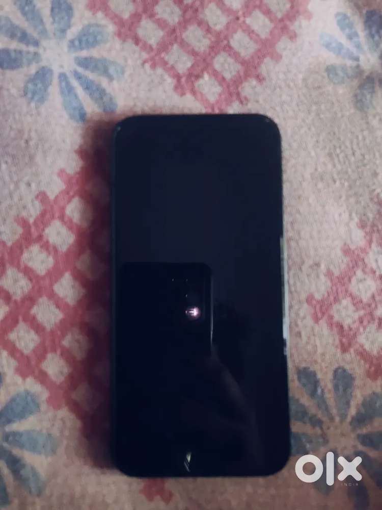 8month use only 100%battry health v with charger nl