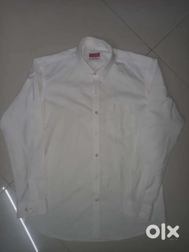 Tyzer Men shirt XL size