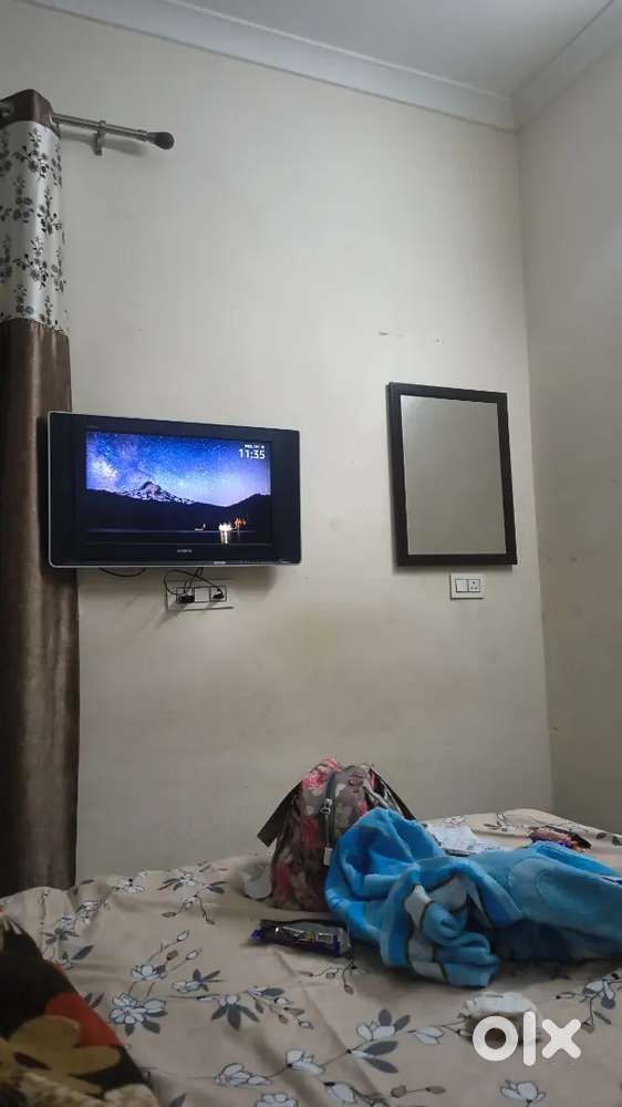 I need 1 girl roommate