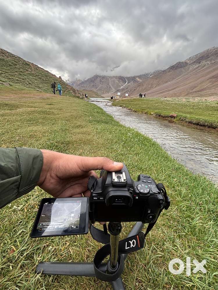 Canon 200D mark2 with full kit