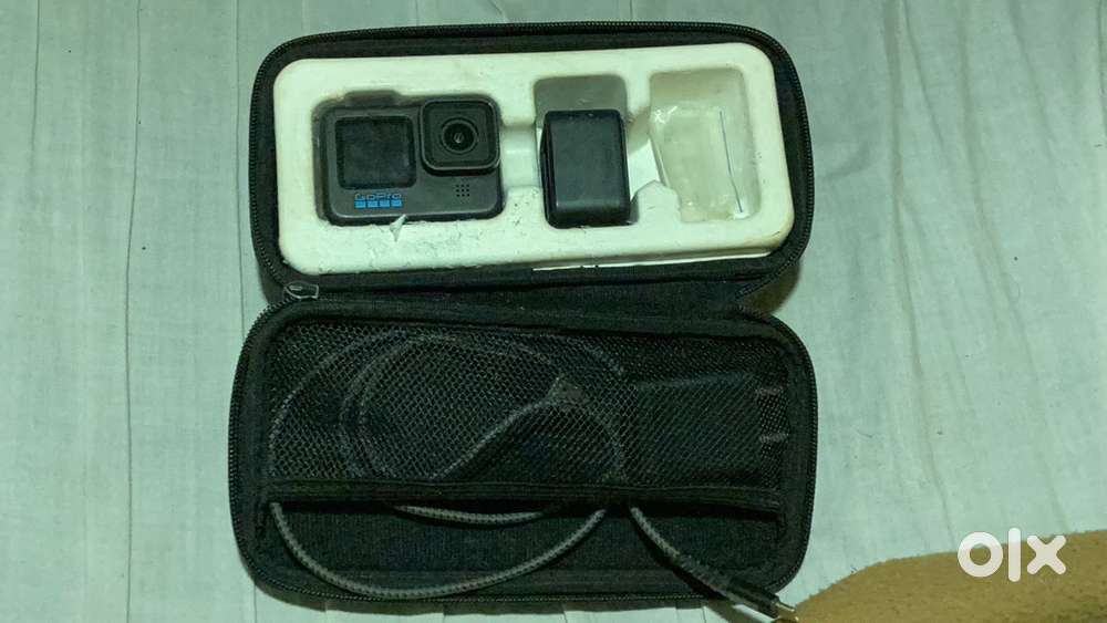 Want to sell my new go pro 11 just 2months old scratchlesss condition