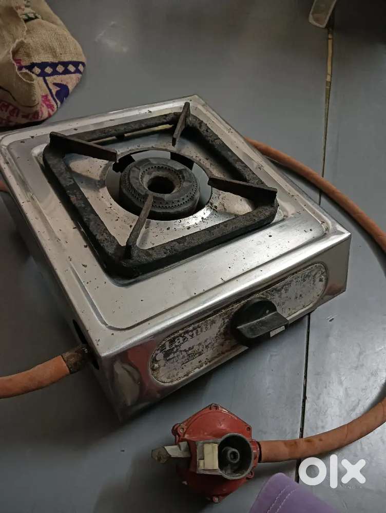 Gas with one burner and regulator