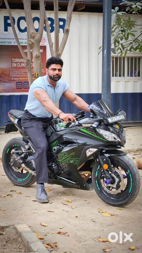 Kawasaki ninja 300 fully company maintained with all accessories