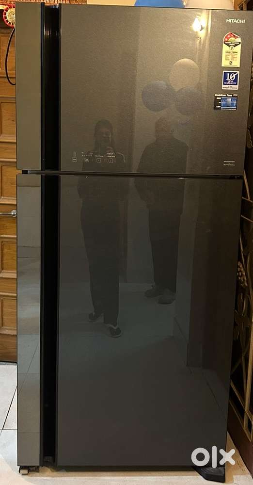 Hitachi double door 601 ltrs