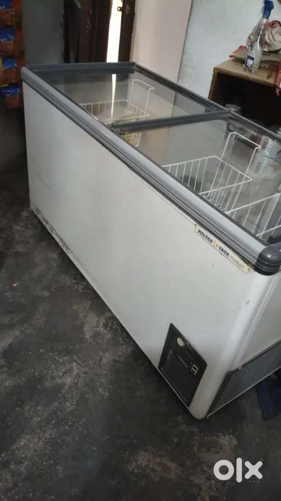 Deep freezer 400 liter voltas
