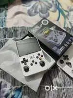R36S HandHeld Game Console - Brand New - 64GB